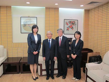 杏林大学松田博青理事長、塚本 慶一教授 杏林大学松田博青理事長、塚本 慶一教授